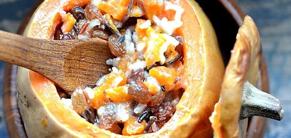 Тыква с сухофруктами в горшочке