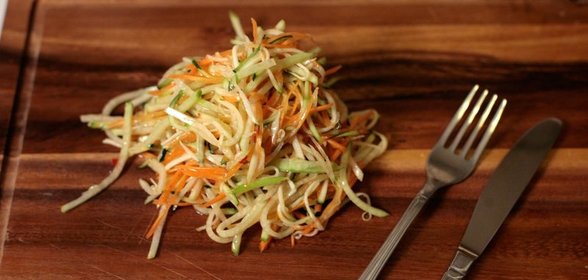 Острый вьетнамский салат