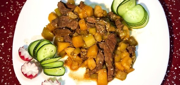 Говядина с болгарским перцем «по-японски»