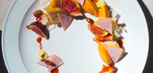 Инжир с ветчиной и фисташками с медовым соусом - Тест драйв с окраиной, блюда за 15 минут