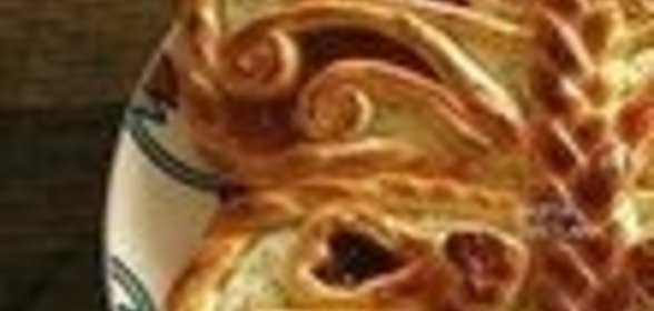 Пирог «Бабочка» с творожным кремом и вареньем