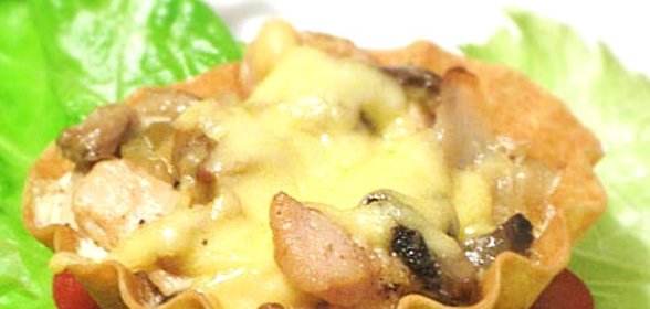 Тарталетки с курицей и грибами