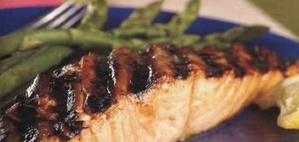 Картофель отварной с маслом и помидорами