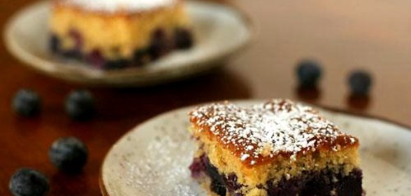 Пирог с черникой и коричневым сахаром