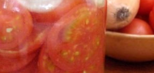 Булочка с маслом и печеночным паштетом