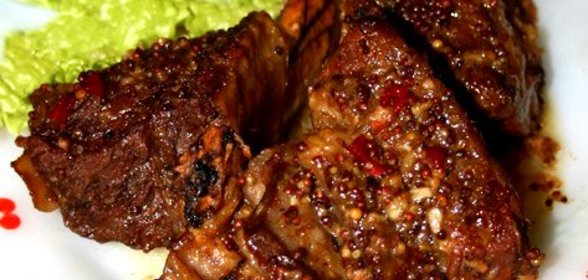 Говяжьи ребра, запеченные в медово-горчичном маринаде