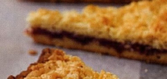 Пирог песочный с повидлом