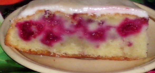 Сметанный пирог с малиной