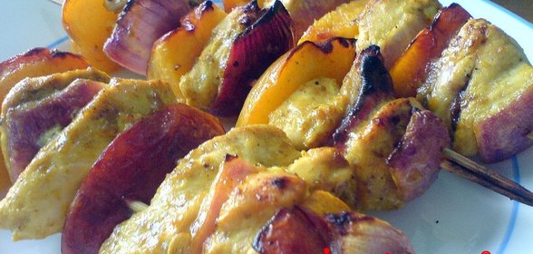 Шашлык из курицы с персиками
