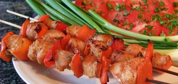 Шашлык из индейки в кефирном маринаде