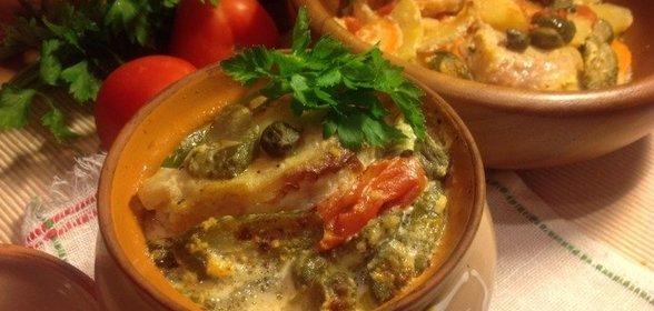 Рыбное филе с овощами в горшочках