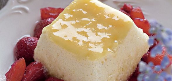 Ванильное суфле на молоке с фруктовым конфитюром