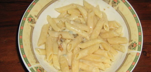 Курица в маринаде из грецких орехов