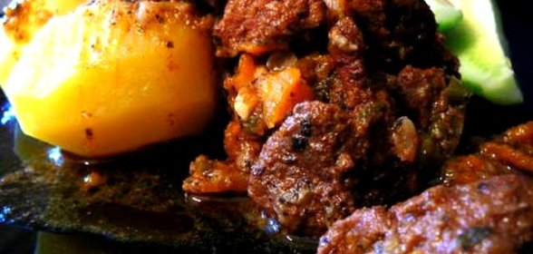 Гуляш из кабана