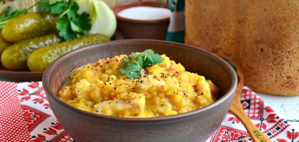 Гороховая каша со свининой в мультиварке