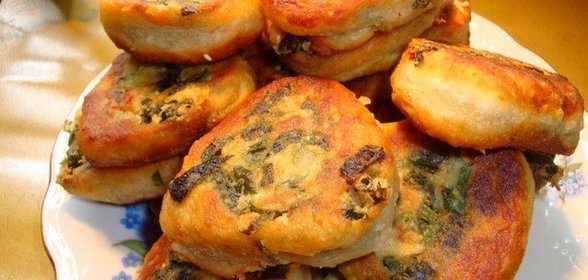 Треугольнички с сыром и черемшой