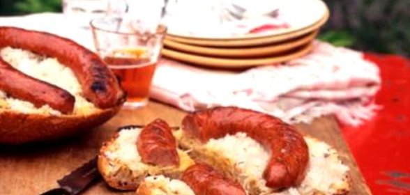 Бутерброды с сосисками и квашеной капустой