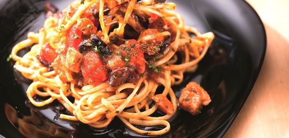 Лингвини со свежим тунцом (Linguine al Tonno Fresco)