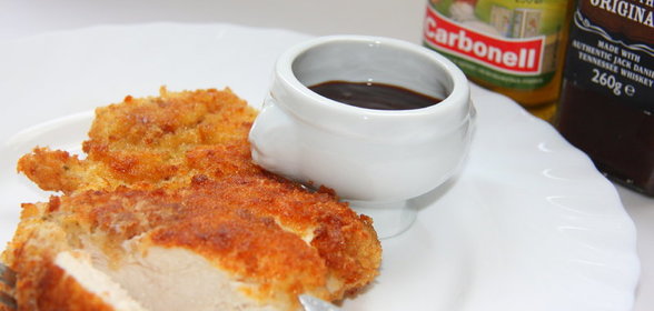 Отбивные из куриной грудки в абрикосовом кляре с соусом Джек Дениэлс