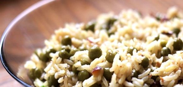 Рис с зеленым горошком и миндалем