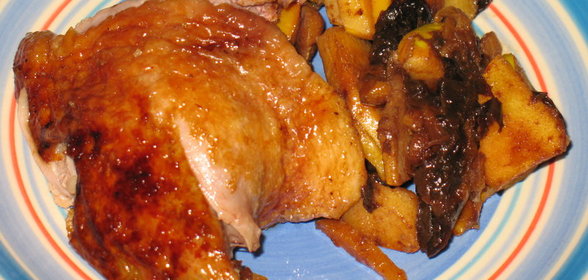 Утка, фаршированная фруктами, с пекинским акцентом