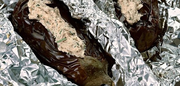 Холодная закуска из фаршированных баклажанов