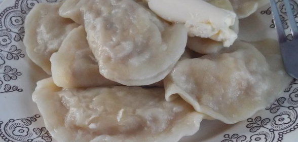 Вареники с квашеной капустой и мясом