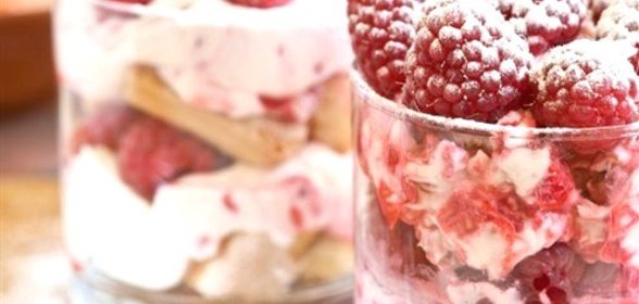 Печеный десерт из замороженных фруктов с маскарпоне