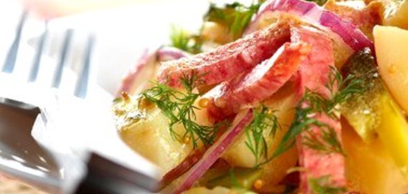 Украинский картофельный салат «Буковина» с копченой колбасой и консервированным перцем