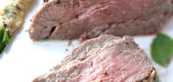 Ростбиф с мятно-горчичным соусом