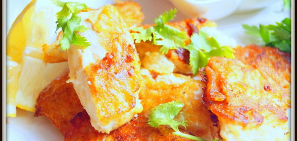 Fish Pakoras. Рыба в кляре с персиковым чатни. Улица Карри Нью-йорк