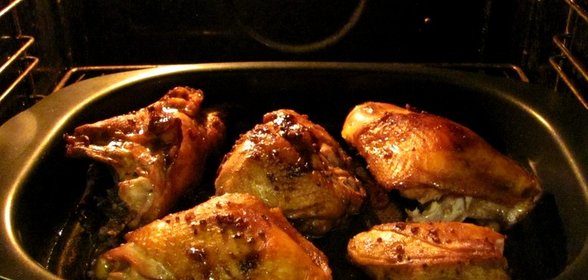 Курица кусочками в соусе в духовке