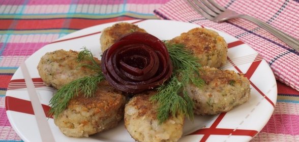 Котлеты из рыбных консервов с рисом