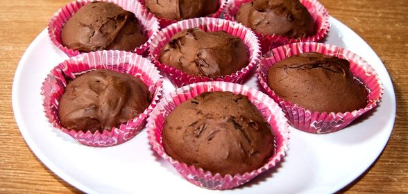 Нежные шоколадные маффины