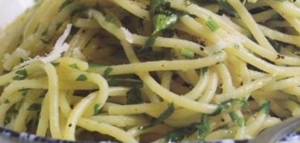 Карп отварной с маслом и яйцами