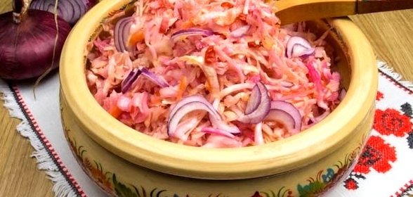 Острая квашеная капуста со свёклой