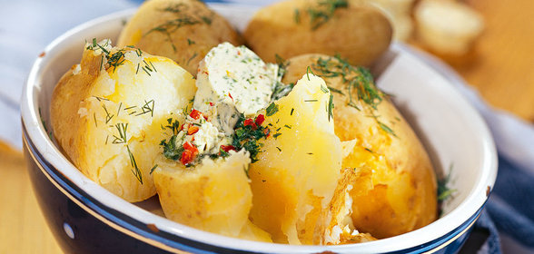 Молодой картофель с маслом