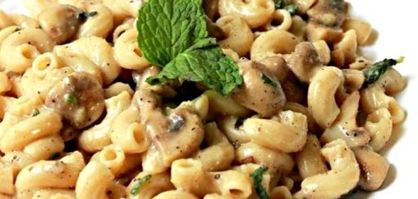 Паста с грибами и нежным мятным соусом