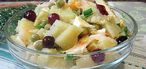 Картофельный салат с квашенной капустой