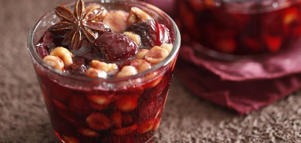 Вишневое варенье с фундуком и пряностями