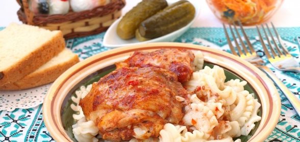 Куриные бёдрышки запечённые с аджикой