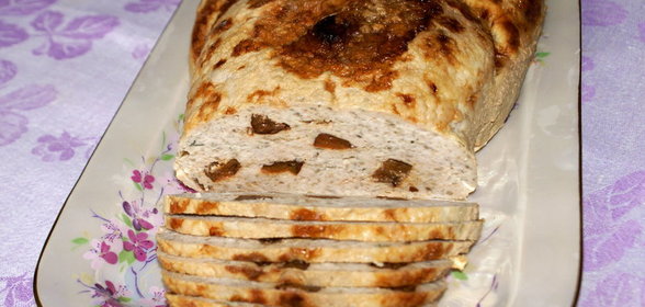 Курино-грибной галантин с черносливом