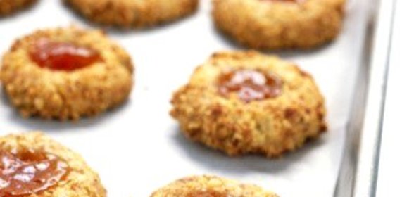 Пасхальное миндальное печенье с джемом