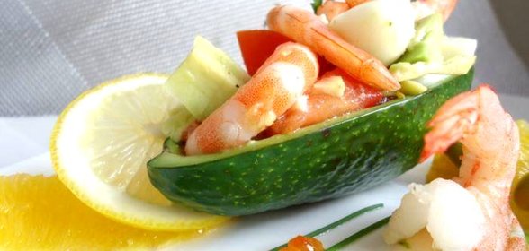 Авокадо с креветками