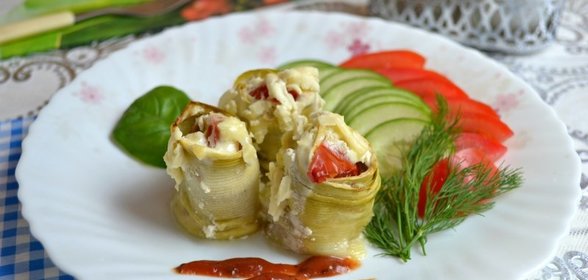 Рулетики из кабачков с утиной грудкой в духовке