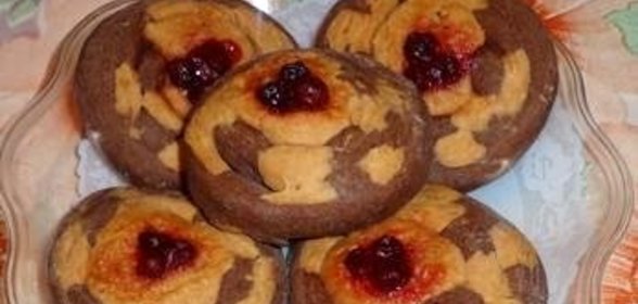 Печенье с клубничным вареньем