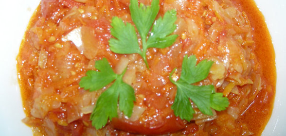 Салат, консервированный с капустой