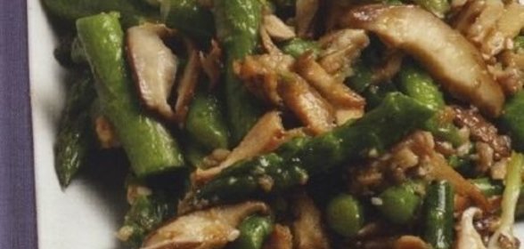 Засолка зелени с морковью и помидорами