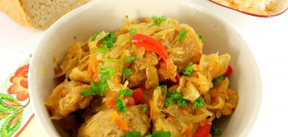 Свинина, тушеная с квашеной капустой