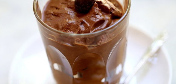 Крем-какао с печеньем и орехами по-португальски